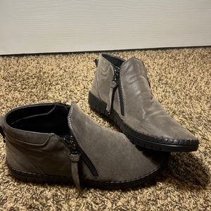 WOMEN'S EASY STREET SHALINA BOOTIES